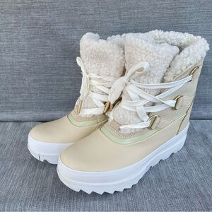 Sorel Winter Boots Cream Leather women’s